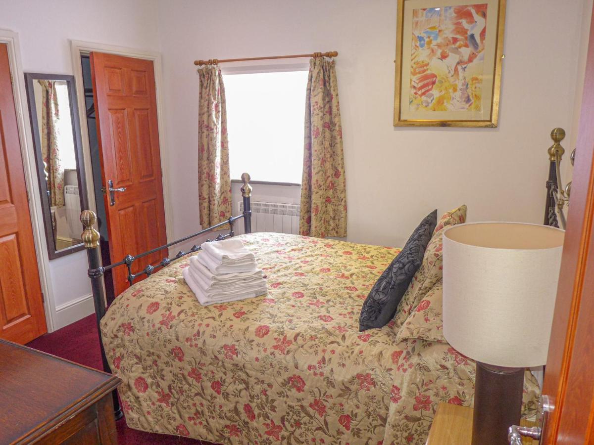 Вилла 3 Primitive Mews Chelmorton Экстерьер фото